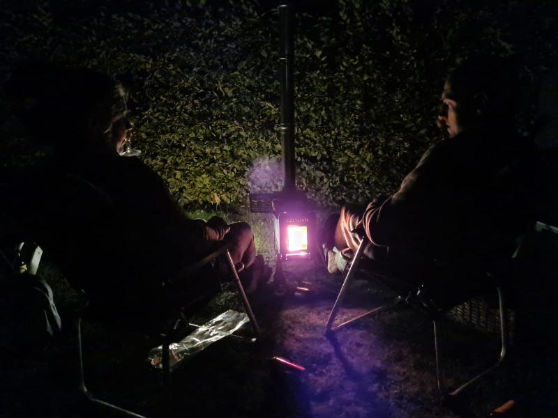 Houtkachel stoken in de tuin. Mag dat?